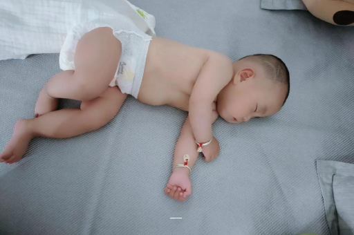 黄南宝宝拉屎有黑色颗粒
